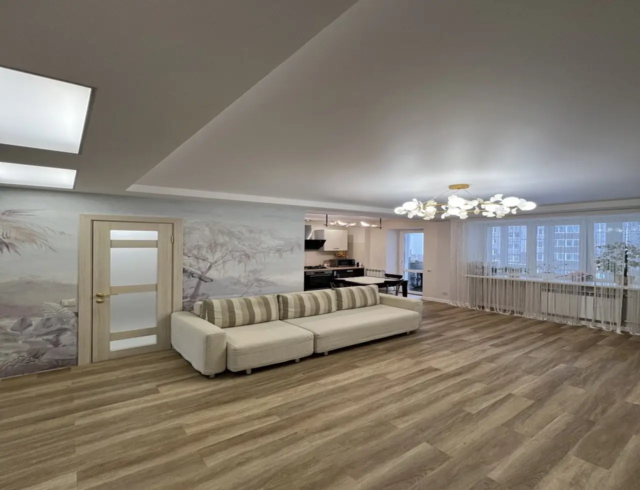 Матовый  потолок в гостиную 18 м.кв.